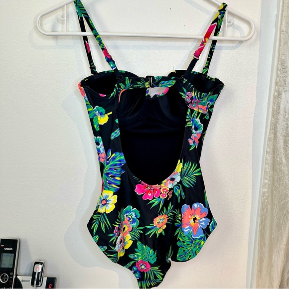 Old Navy Swimsuit - Picture 3 of 5